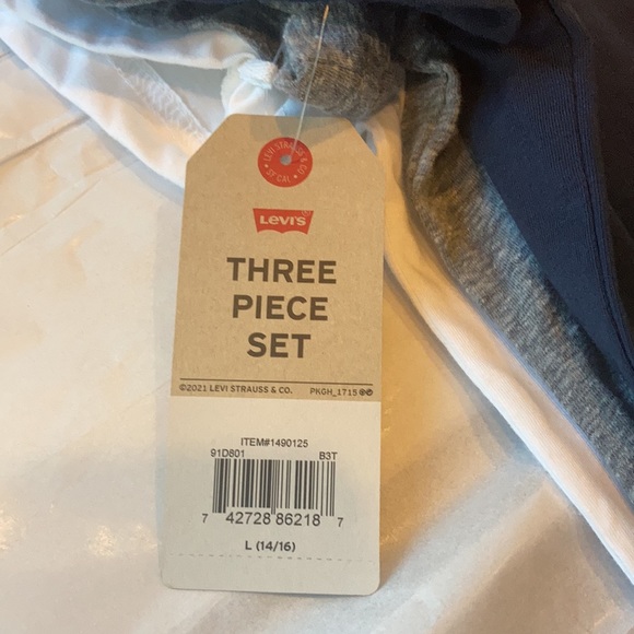 Classic Levi's Youth Boys 3 Pack Tee Shirts - Picture 7 of 11